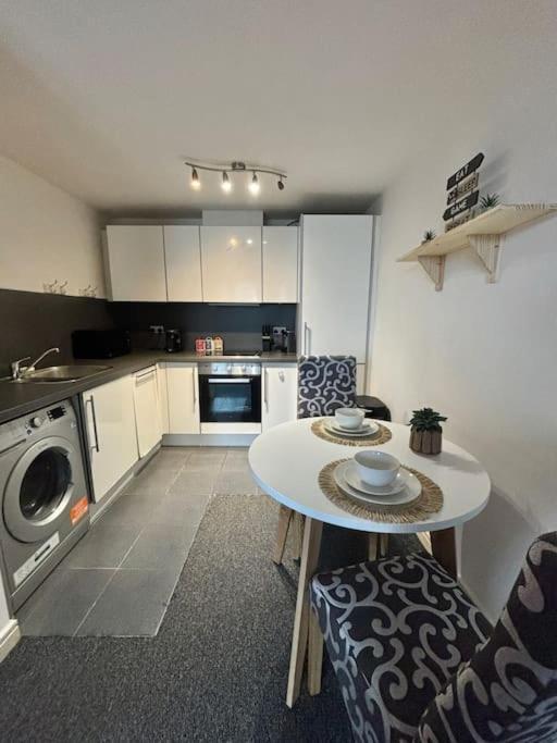 Luxury Apartment In The Heart Of Birmingham City! Buitenkant foto